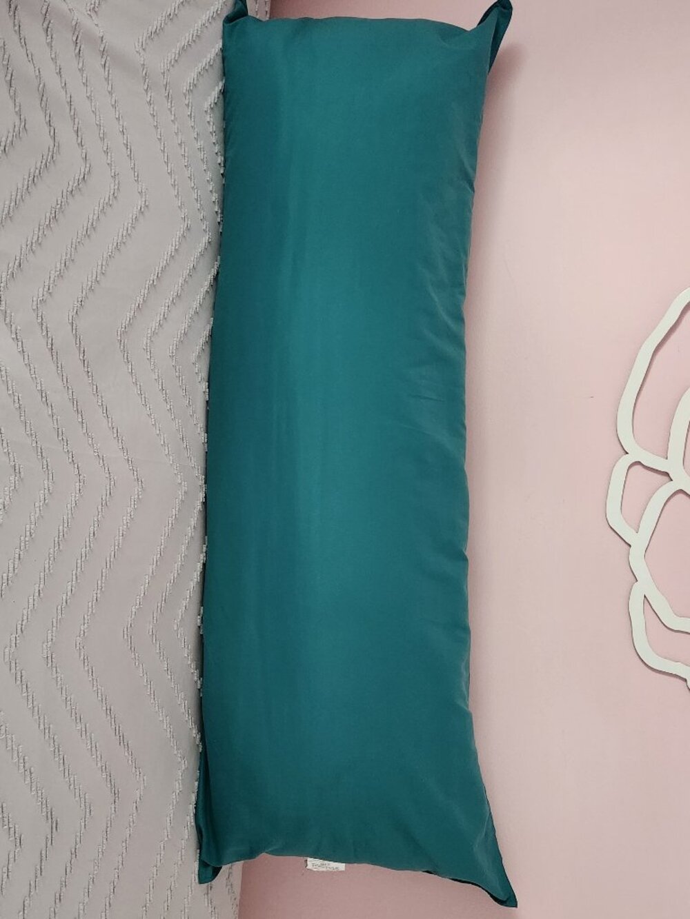 Body Pillow - Picture 3 of 10